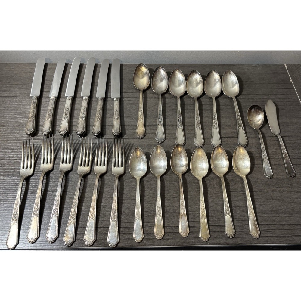 Antique 1847 Rogers Bros Silverware set 26.pc Silver Plated